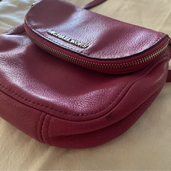 Micheal Kors Fushia Shoulder Bag - Picture 4 of 6